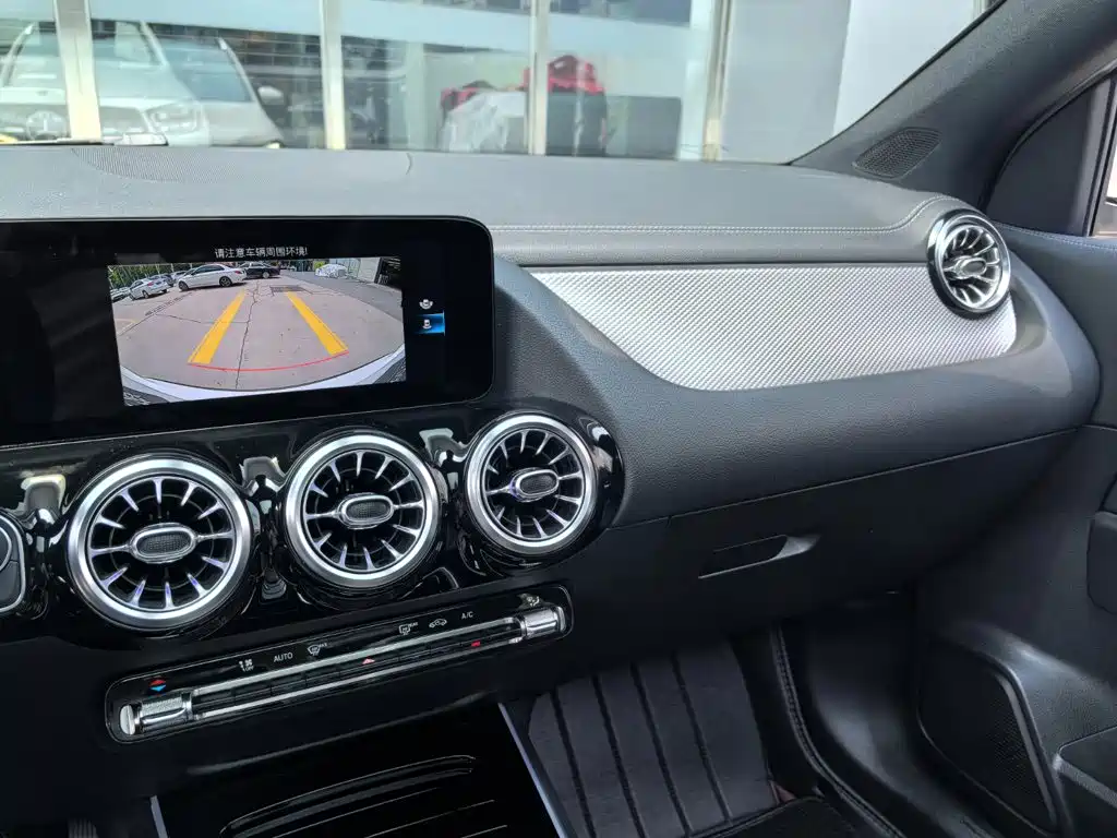 Mercedes-Benz GLA 2023 2023 GLA 200