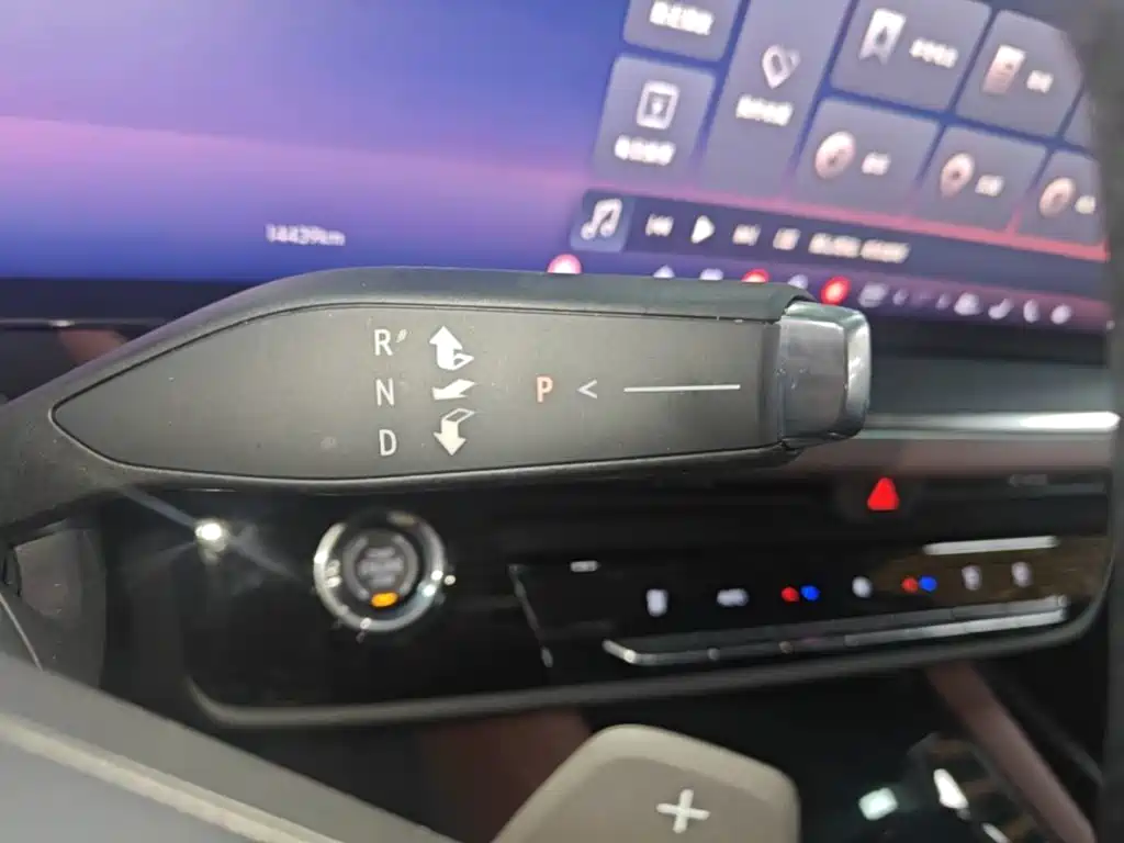 Фото 14 - Buick Envision Plus
