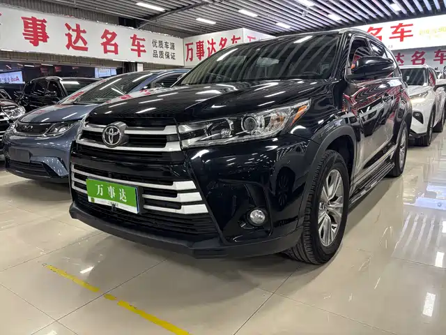 TOYOTA HIGHLANDER