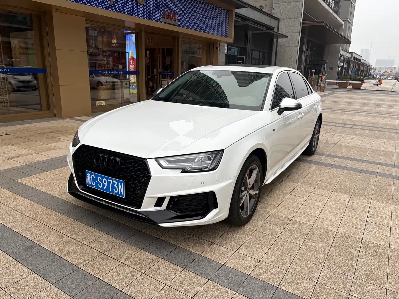 Audi A4L 2017 40 TFSI Fashion Edition