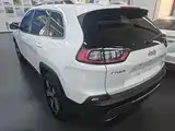 Photo 5 - Jeep Cherokee