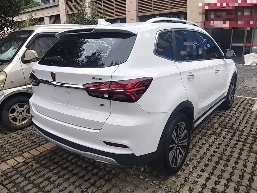 Фото 7 - Roewe RX5