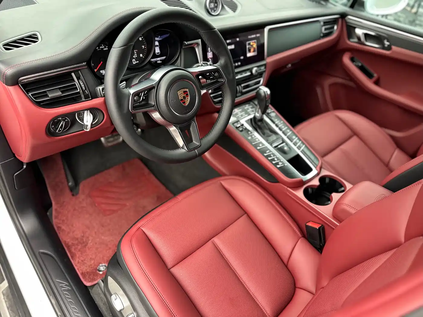 Porsche Macan 2018 Macan 2.0T фото 4