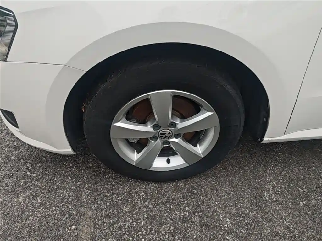 Volkswagen Lavida 2017 1.6L Automatic Comfort Edition фото 23