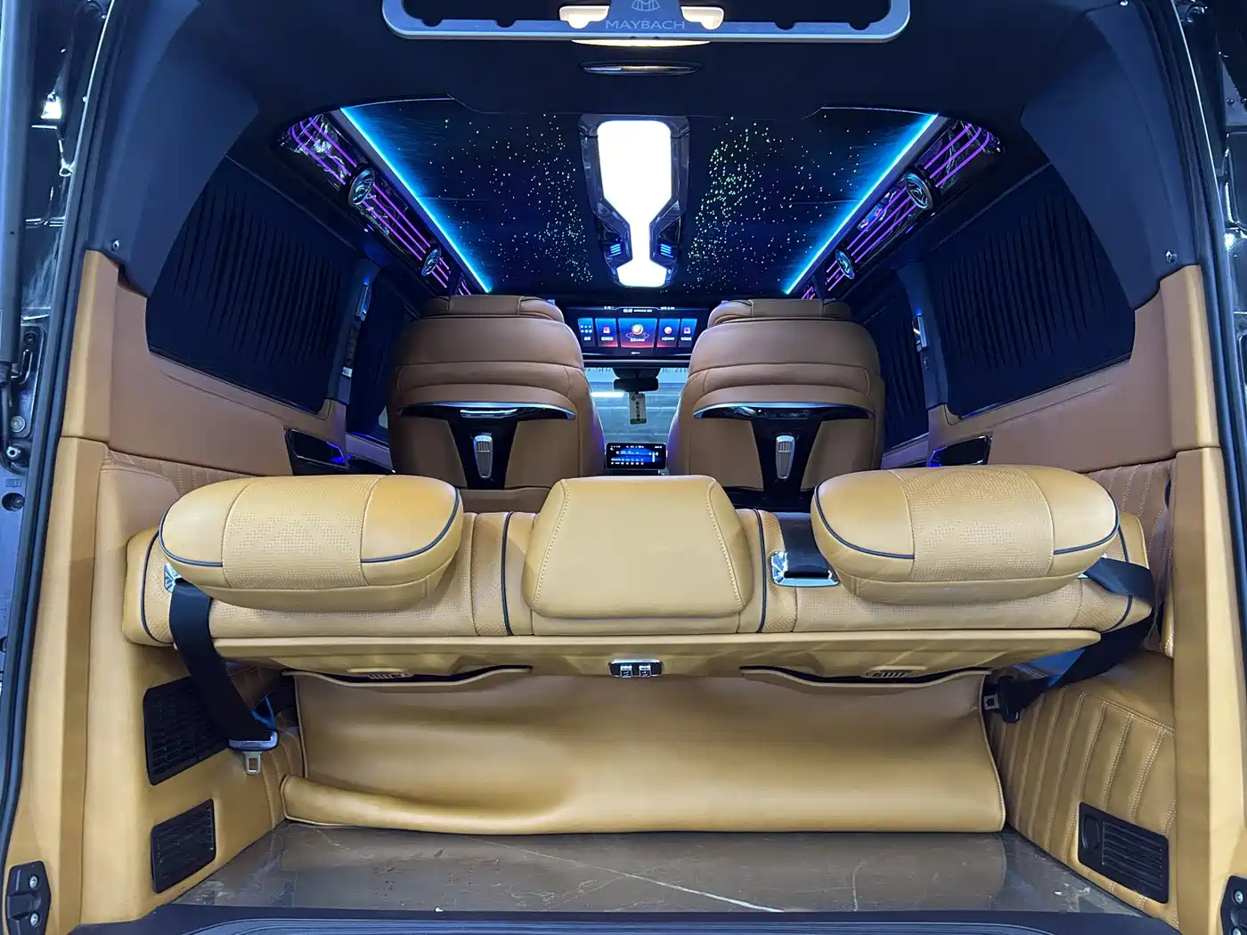 Mercedes-Benz Vito 2023 2.0T Business 7-Seater фото 9