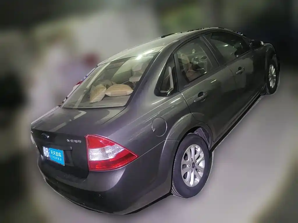 Фото 2 - Ford Focus