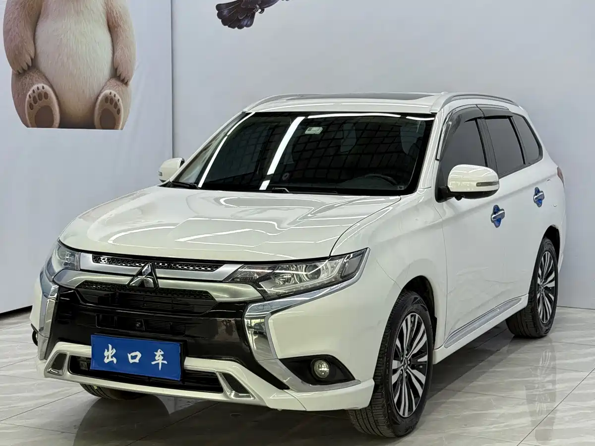 Mitsubishi Outlander 2021 Facelift 2.0L 2WD Premium Edition 7-Seater