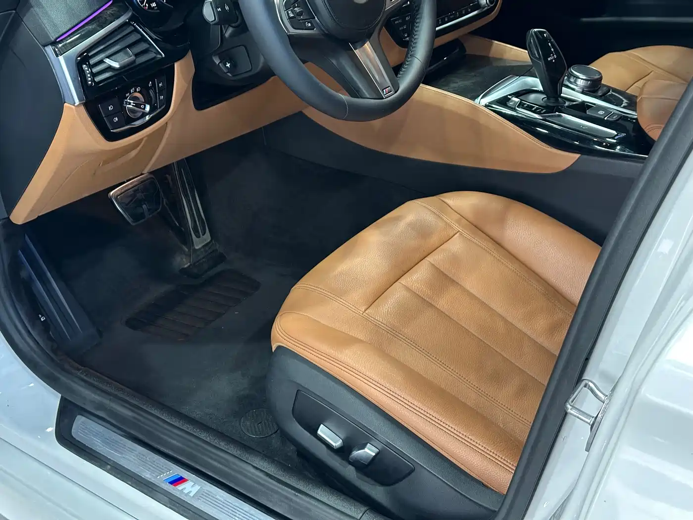 BMW 5 Series 2018 530Li xDrive M Sport Package фото 18