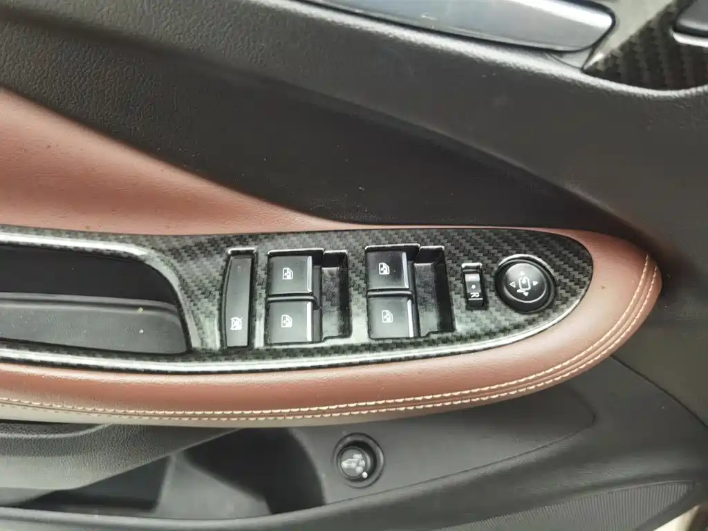 Photo 9 - Buick Envision Plus