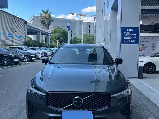 Volvo XC60 2026 B5 AWD Zhiyuan Sport Edition — фото 2