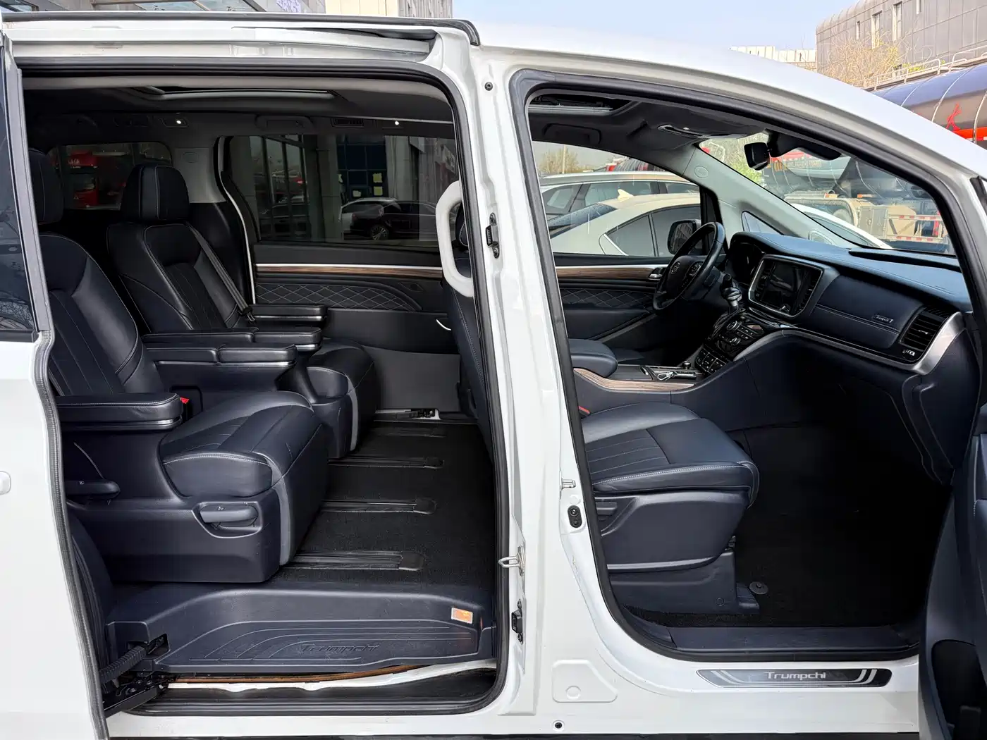 GAC Trumpchi Trumpchi M8 2020 390T Prestige фото 25
