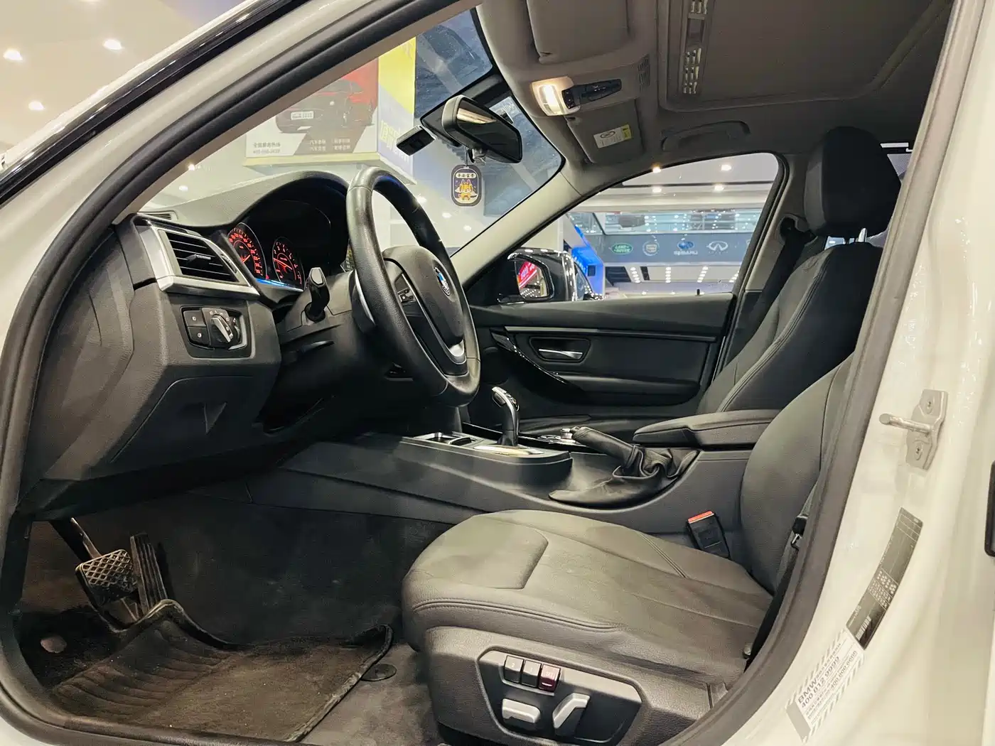 BMW 3 Series 2017 320Li M Sport фото 3