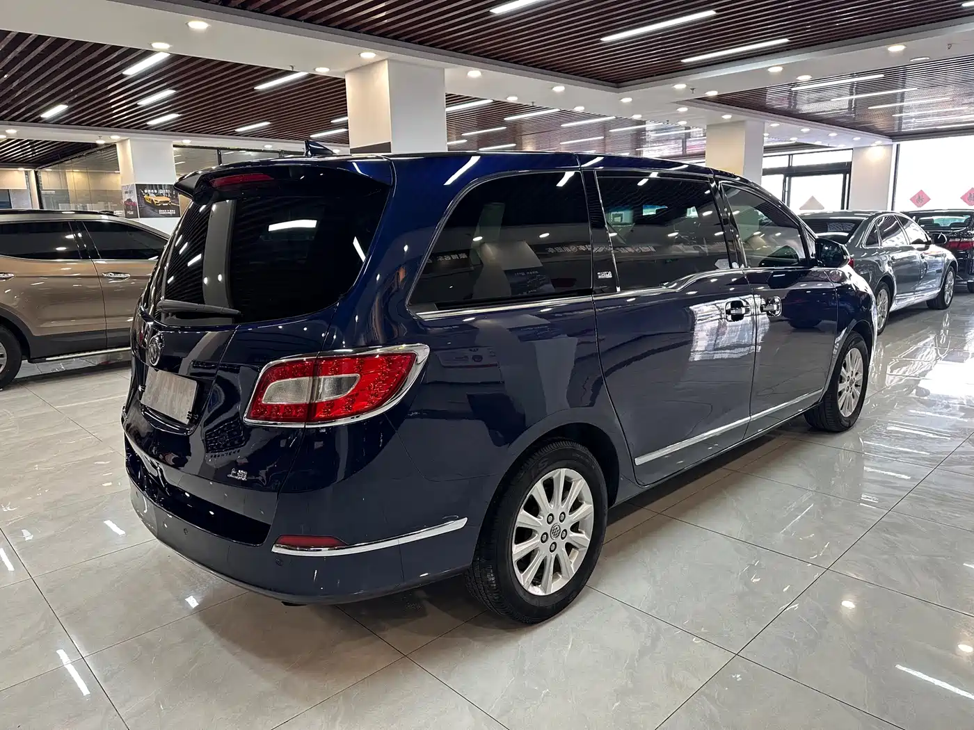 Buick GL8 2011 3.0L GT Luxury Business Elegance Edition фото 6