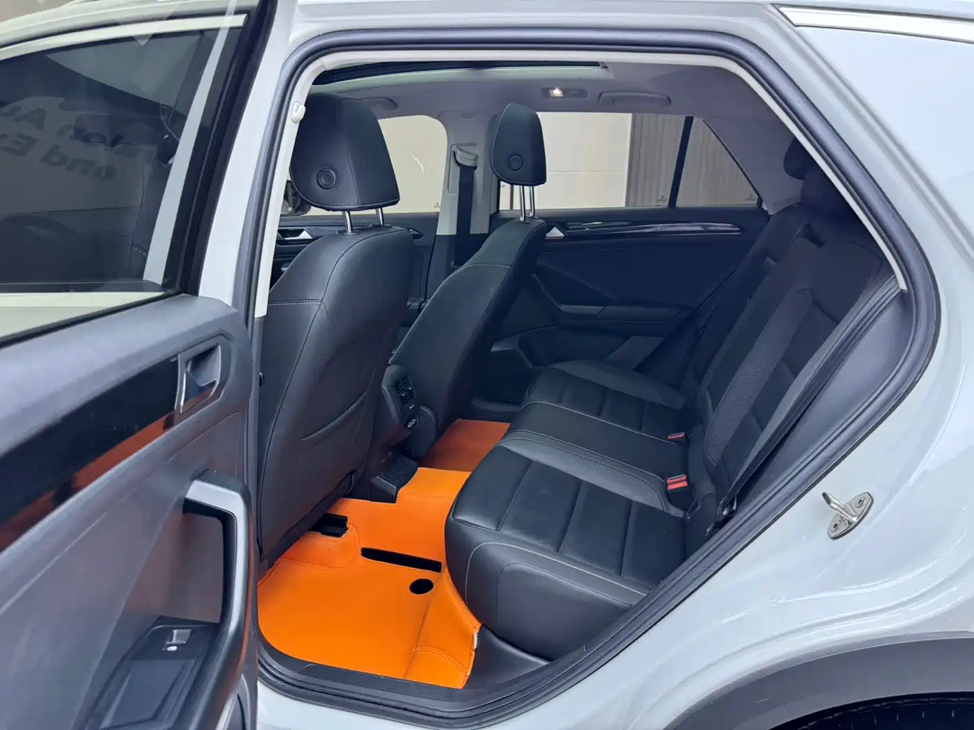 VOLKSWAGEN T ROC EXPLORING SONGS