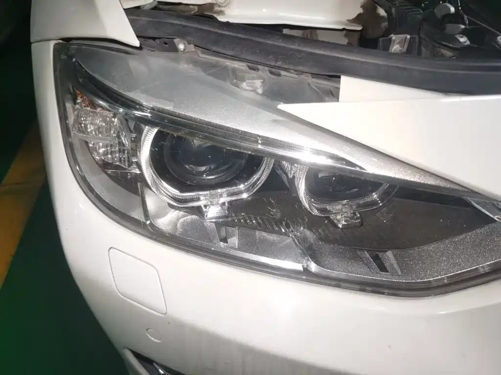 صورة 7 - BMW 3 Series