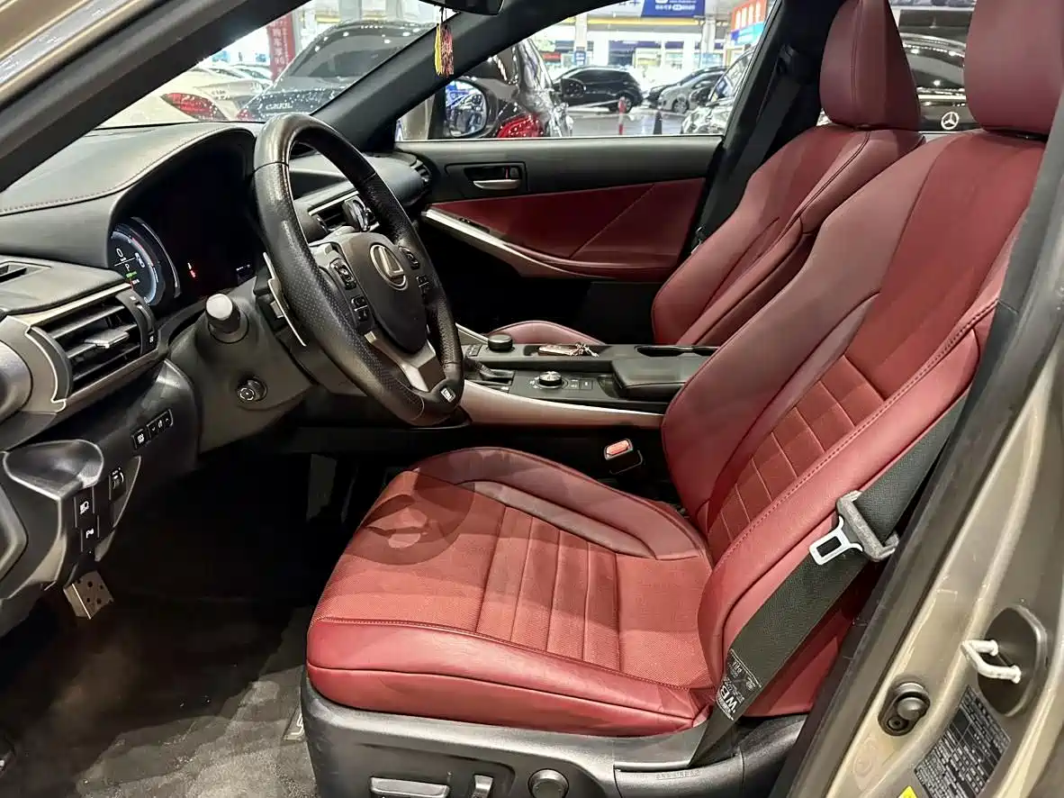 Lexus IS 2018 2017 300 F SPORT