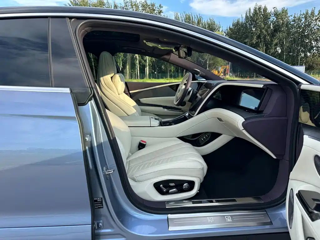 Yangwang U7 2025 2025 Model PHEV 5-Seat Luxury