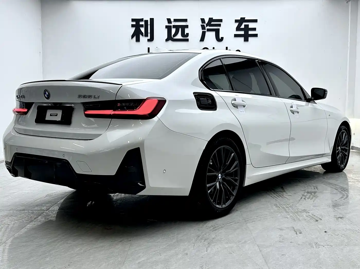 BMW 3-SERIES