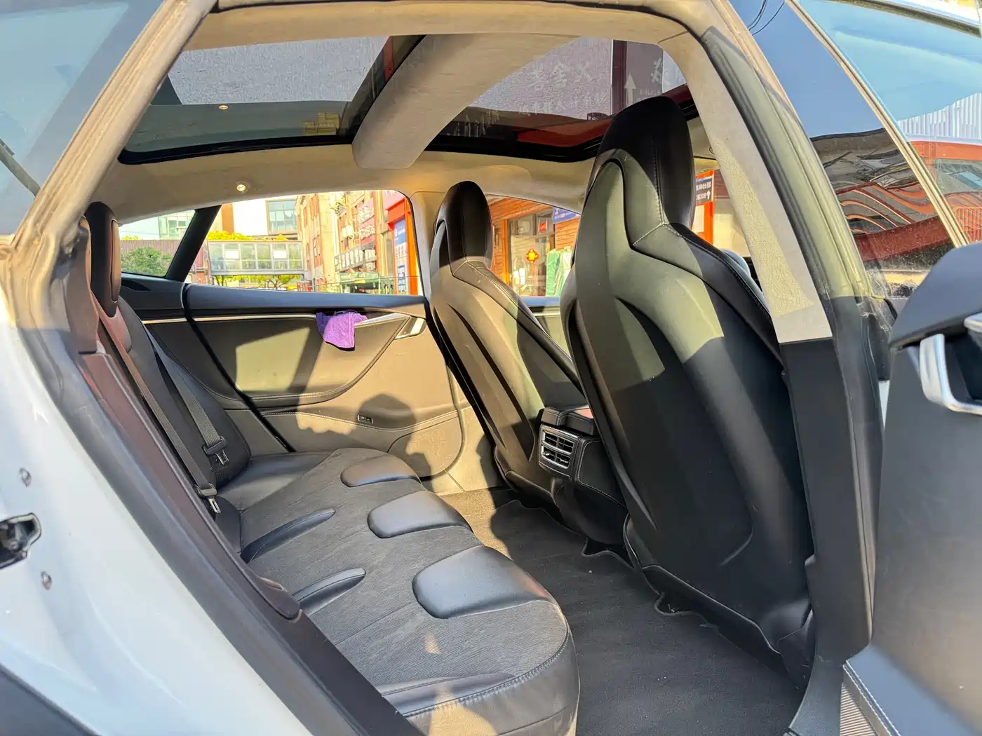 TESLA MODEL S