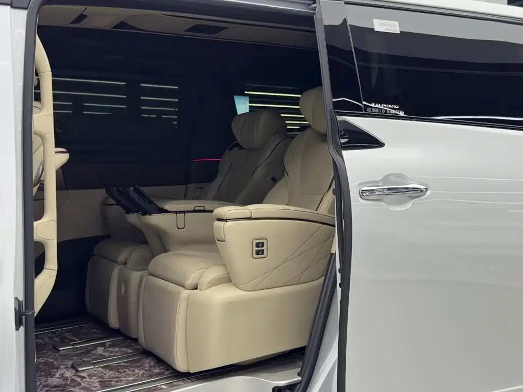 Toyota Alphard 2025 2024 Hybrid 2.5L Ultimate Enjoyment Edition