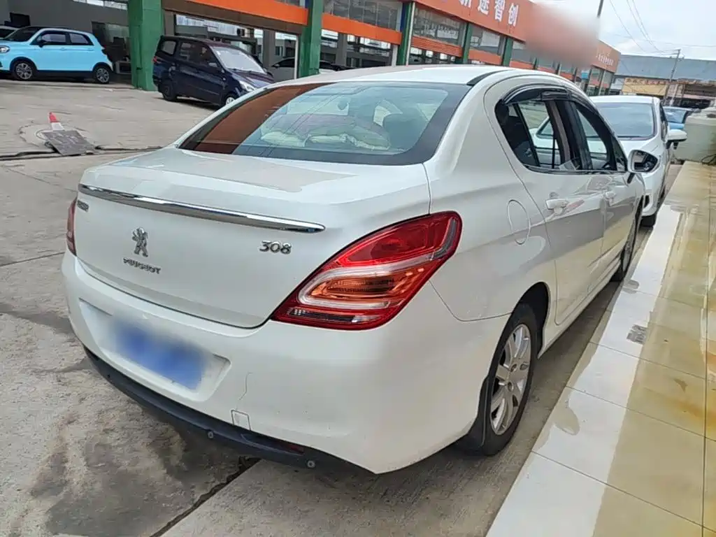 Peugeot 308 2015 2014 Model Joy Edition Classic 1.6L Automatic Superior Style