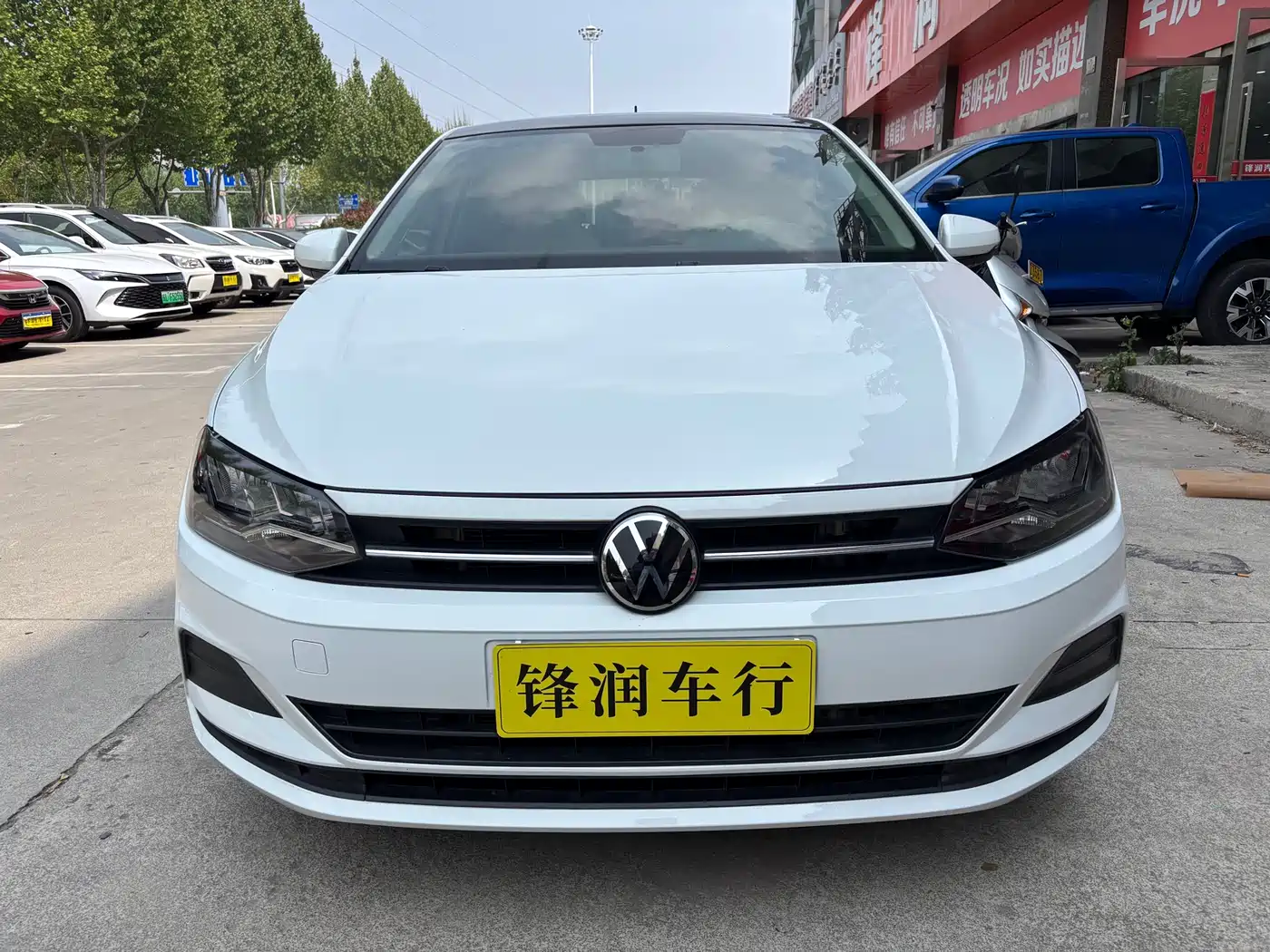 Volkswagen Polo 2021 Plus 1.5L Automatic Colorful Tech Edition фото 2