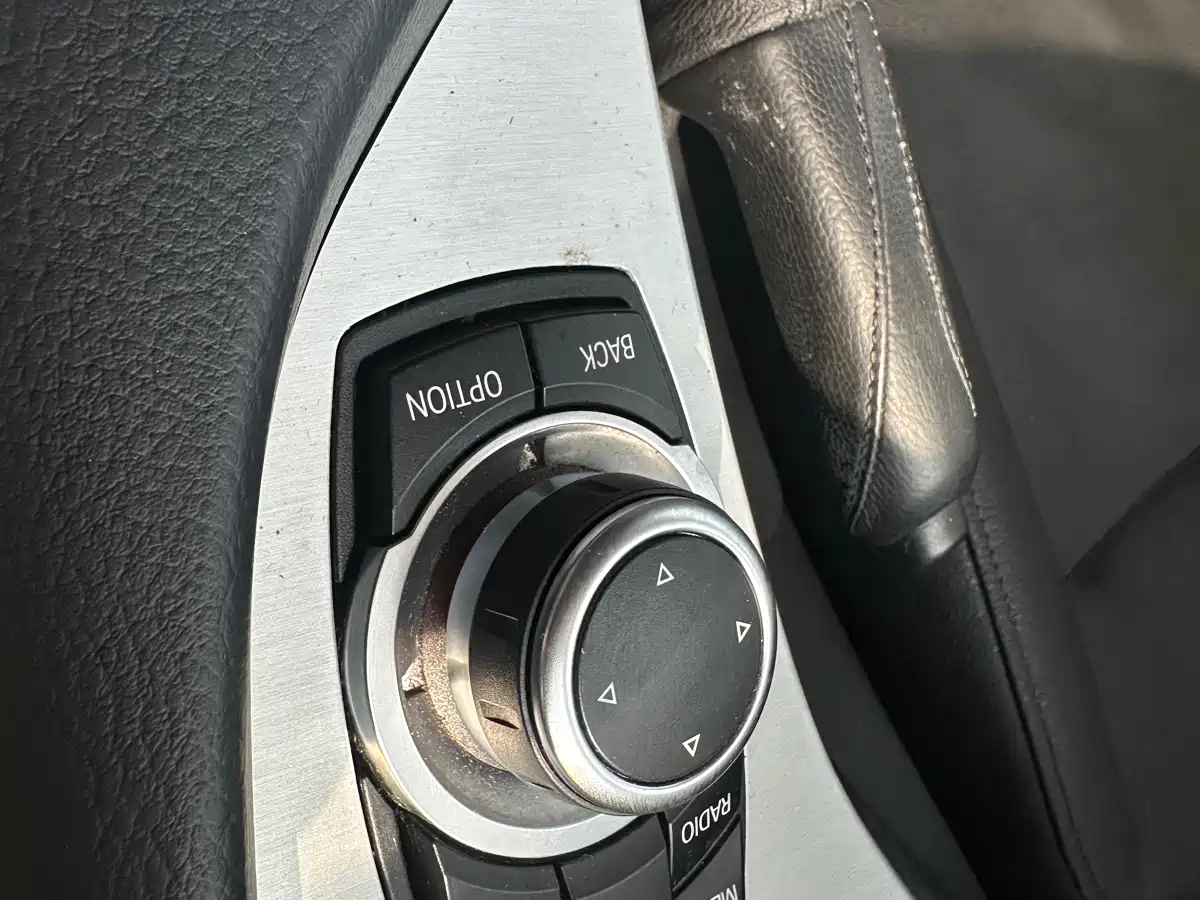 BMW X1 2014 sDrive18i Leading Edition фото 14