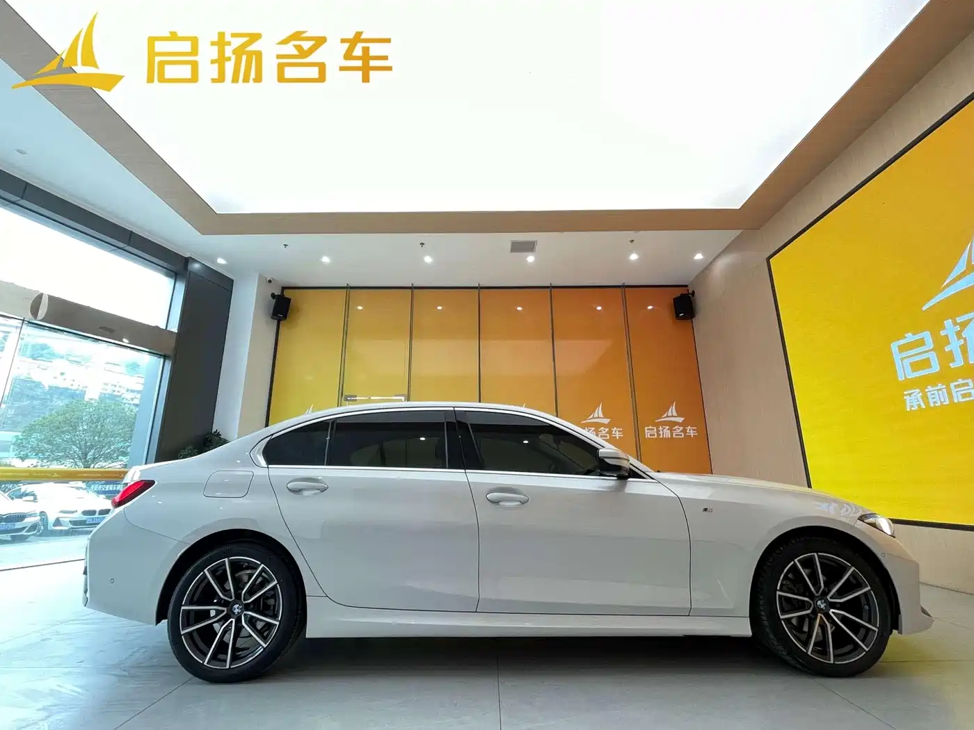BMW 3 Series 2024 325Li M Sport Package фото 4