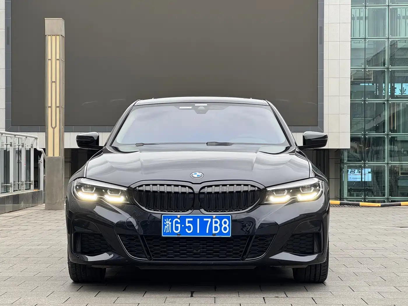 BMW 3 Series 2022 325Li M Sport Shadow Edition фото 2