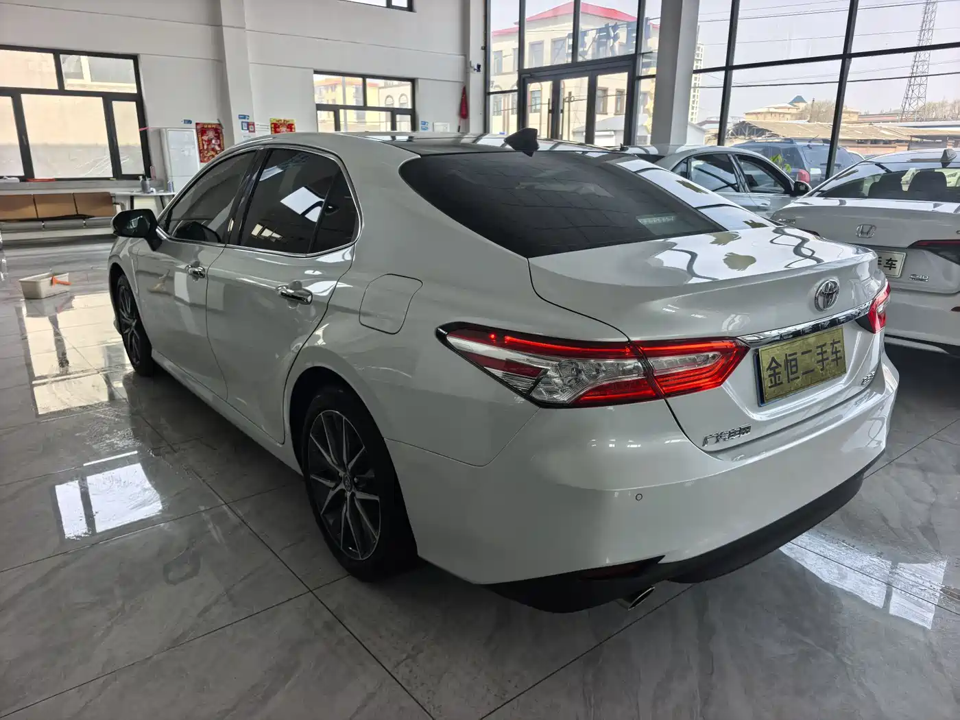 Toyota Camry 2023 2.5G Luxury Edition фото 5