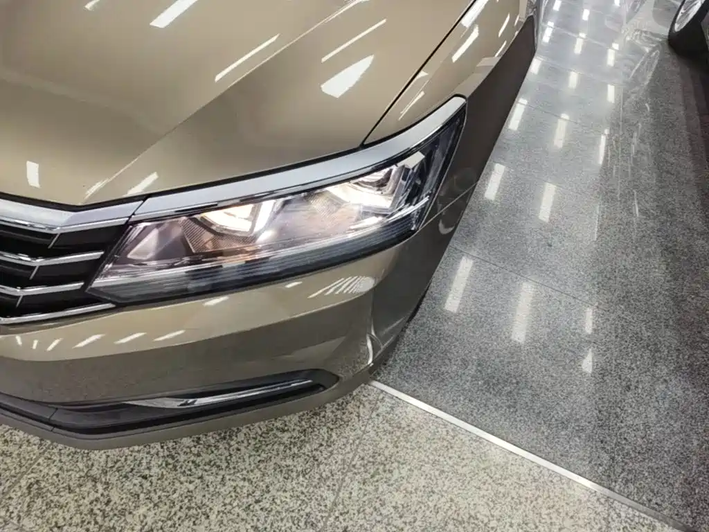 Фото 24 - Volkswagen Passat