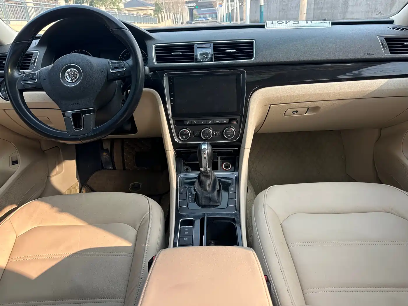 Volkswagen Passat 2014 1.8TSI DSG Luxury Edition фото 15
