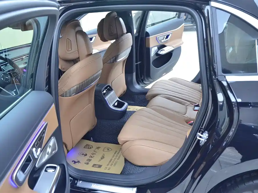 Mercedes-Benz E-Class 2026 E 300 L Luxury фото 5
