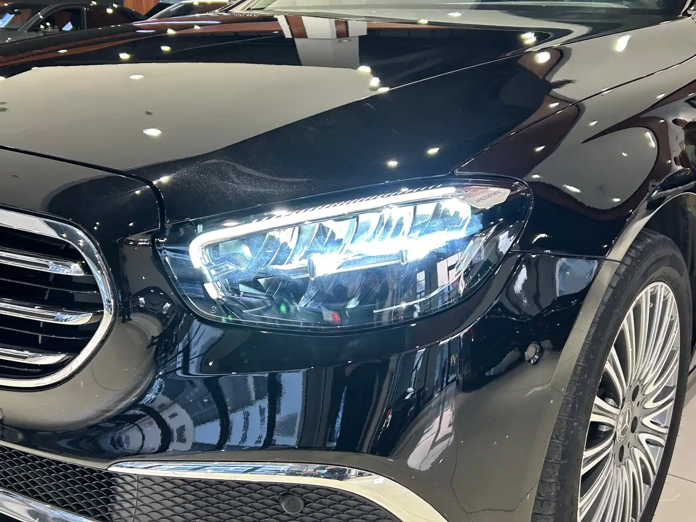 MERCEDES-BENZ E CLASS