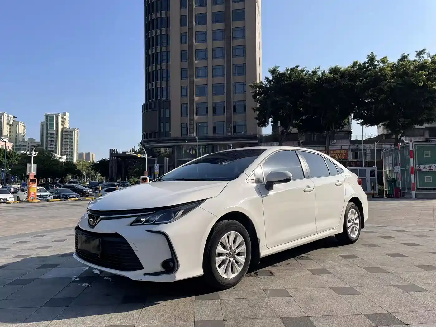 Toyota Corolla 2019 1.2T S-CVT GL Pioneer Edition фото 3