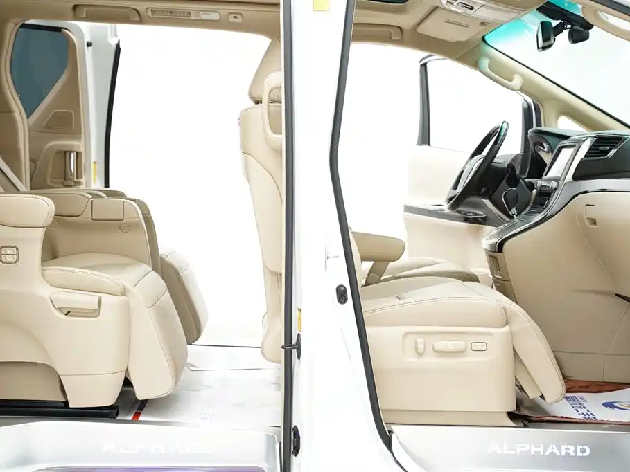 Toyota Alphard 2012 3.5L Luxury Edition фото 24