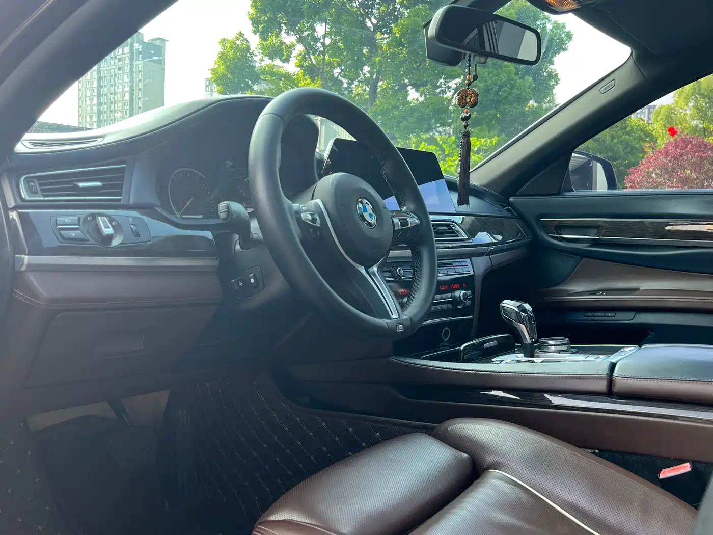 BMW 7 Series 2013 Model 730Li Luxury фото 4