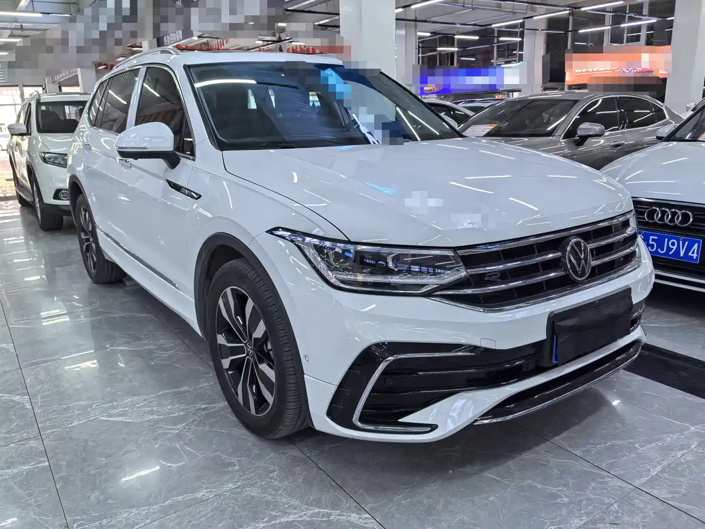 VOLKSWAGEN TIGUAN L