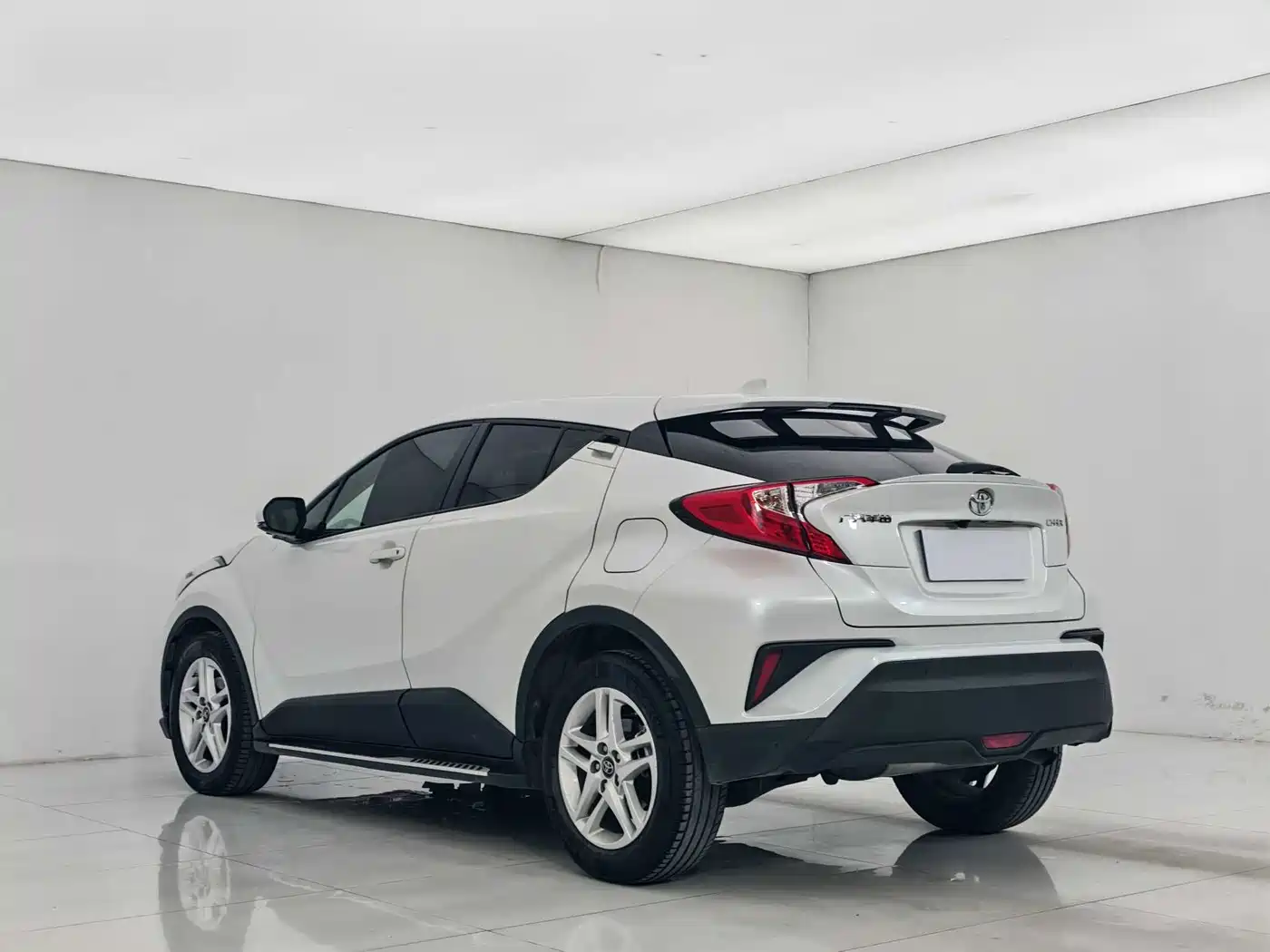 Toyota C-HR 2021 2.0L Comfort Edition фото 3