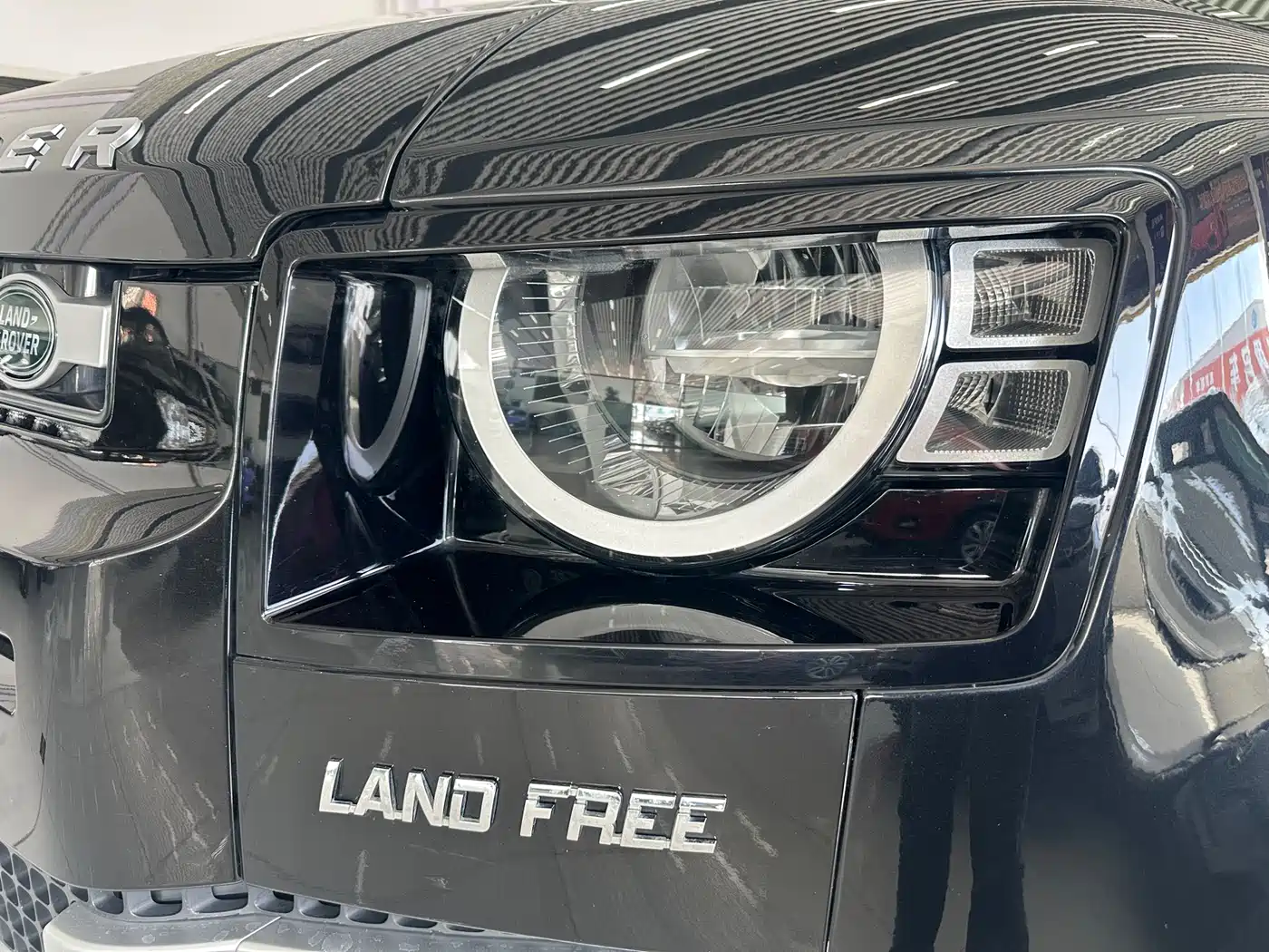 Land Rover Defender 2020 Model 110 P400 SE фото 21