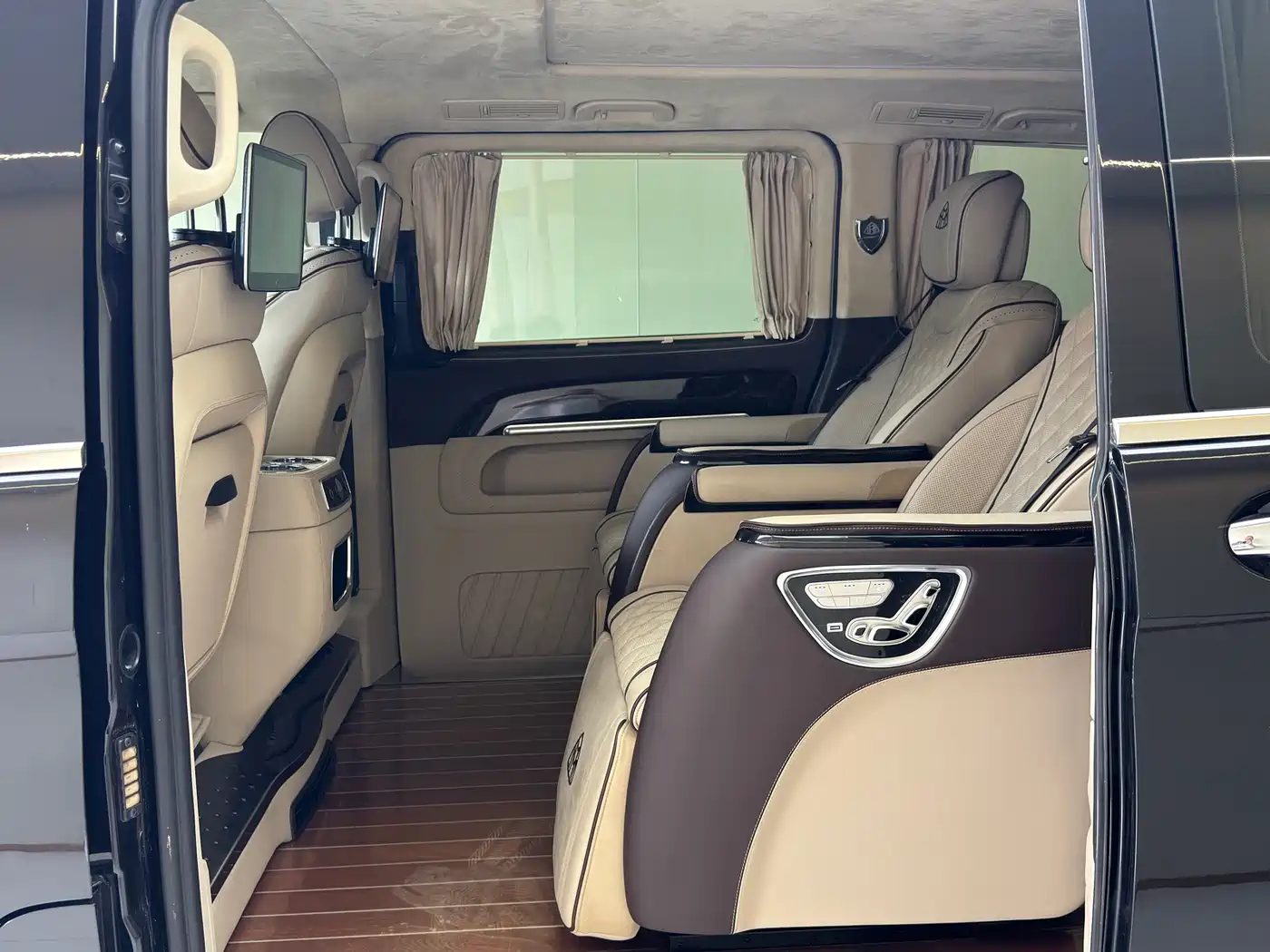 Photo 16 - Mercedes-Benz Vito