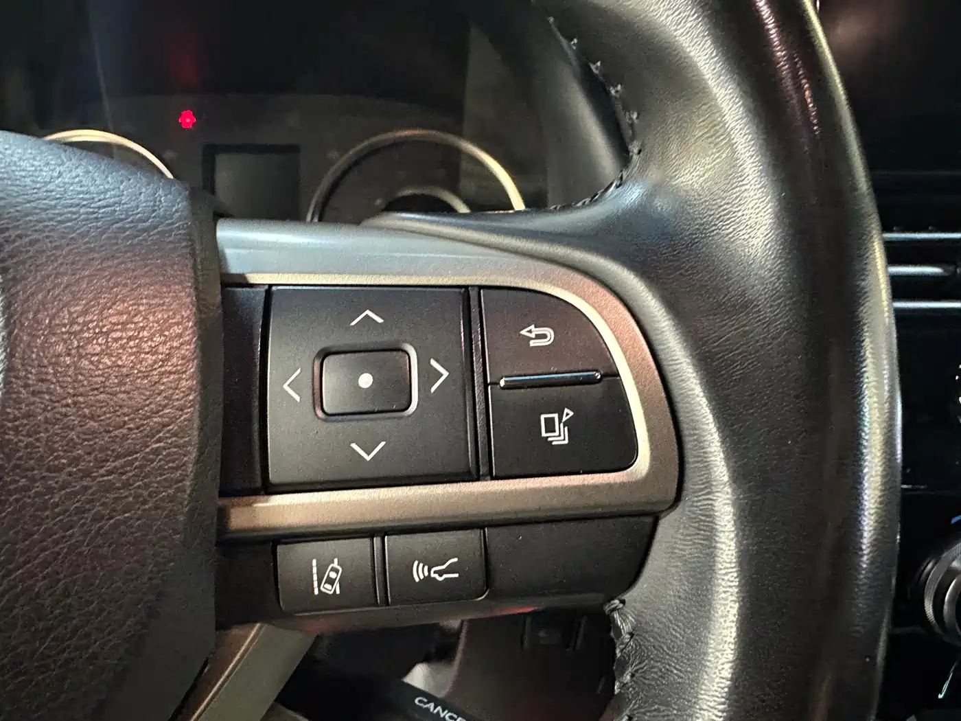 Lexus LM 2020 300h 4-Seat Imperial Edition фото 17