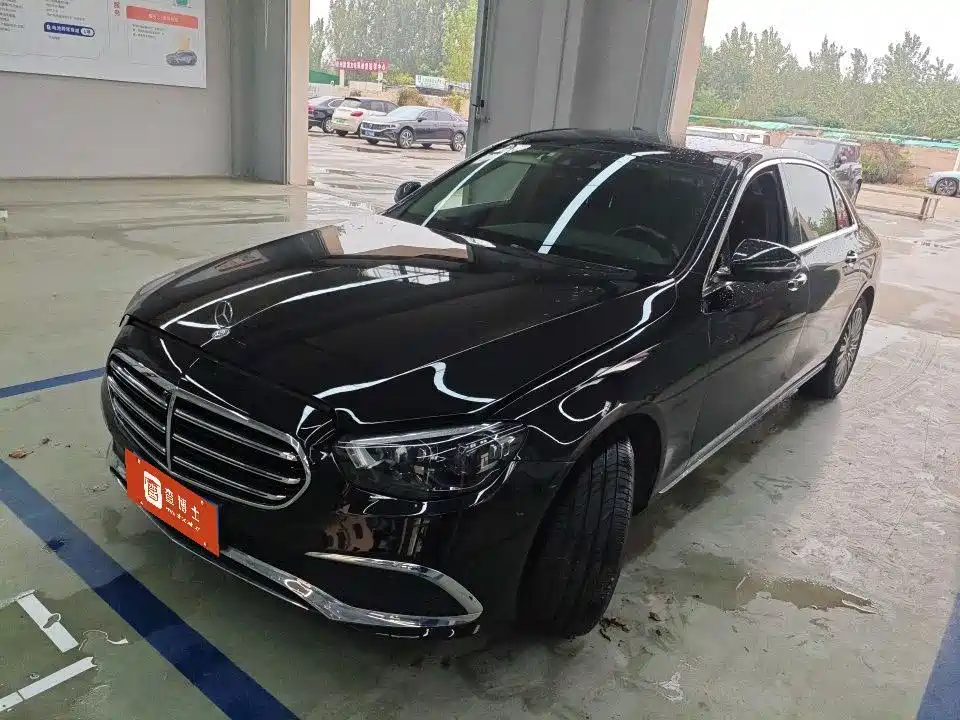 Фото 1 - Mercedes-Benz E-Class