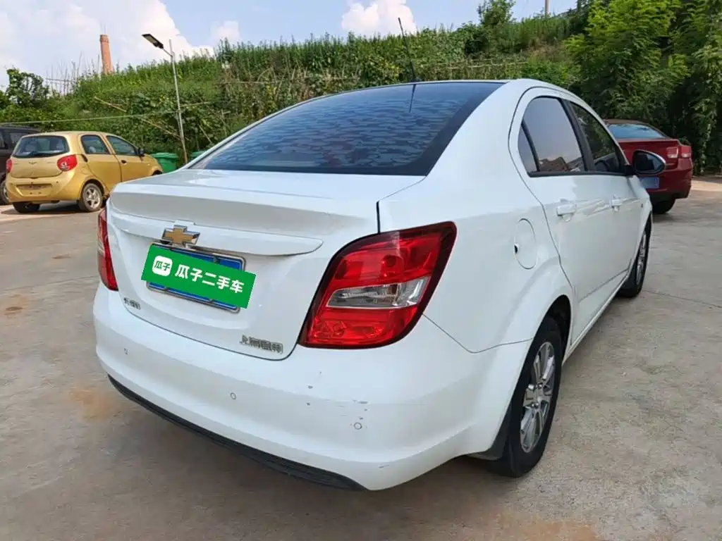 Chevrolet Aveo 2015 2014 Sedan 1.4SE MT Joy Edition