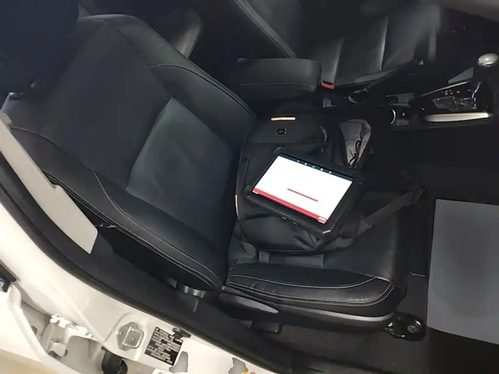Toyota Corolla 2014 1.6L CVT GL-i Leather Edition фото 25