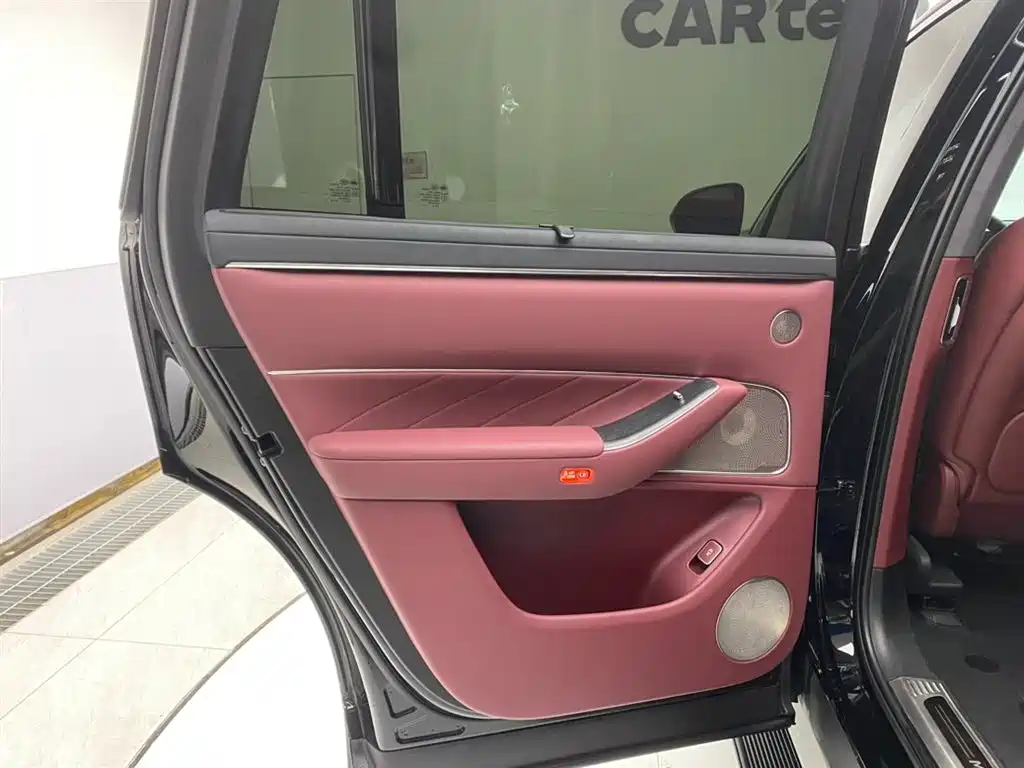 AITO Wenjie AITO M8 2025 Model Extended Range Max+ Edition 53.4kWh 6-Seater фото 29