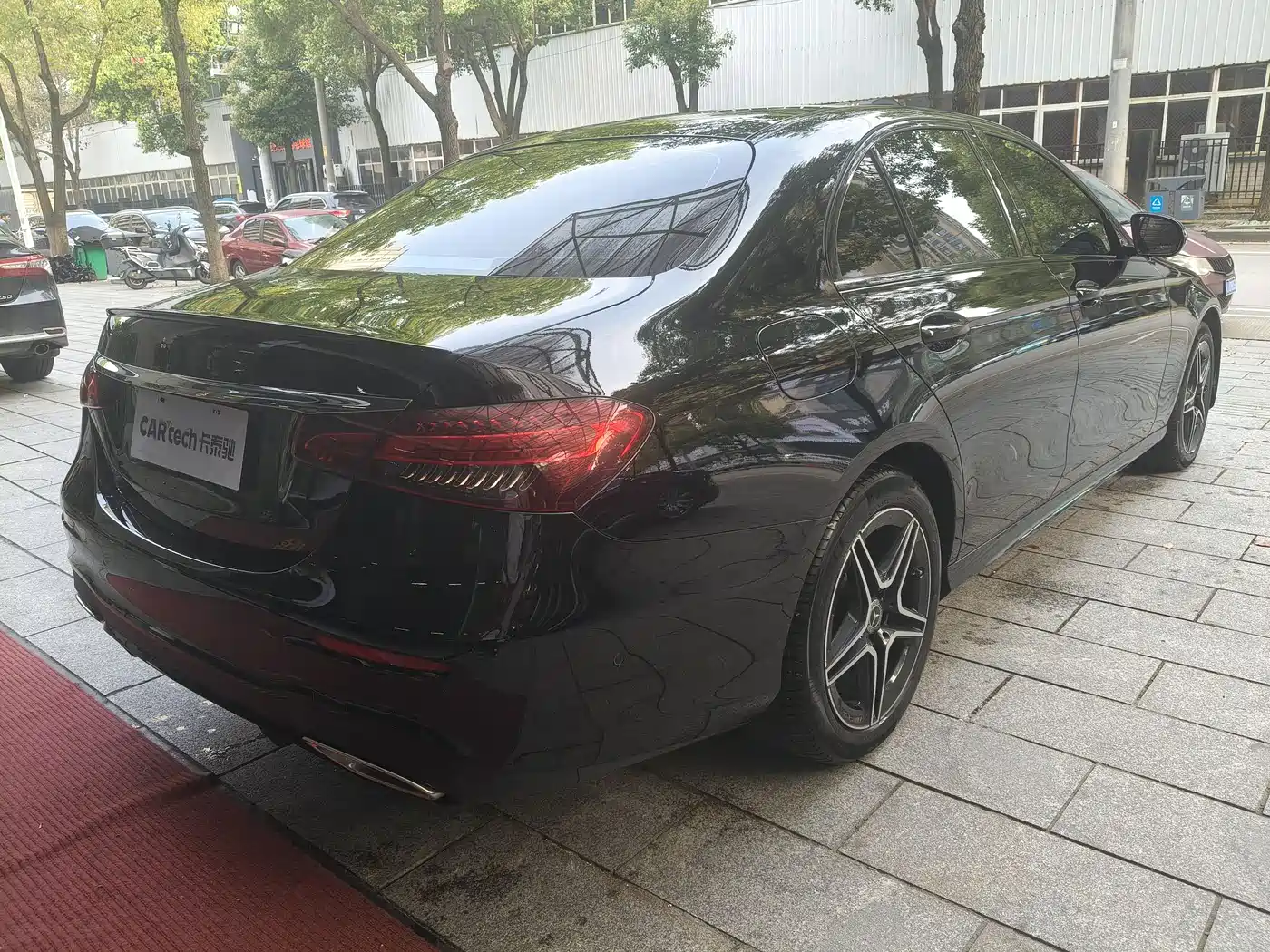 MERCEDES-BENZ E CLASS