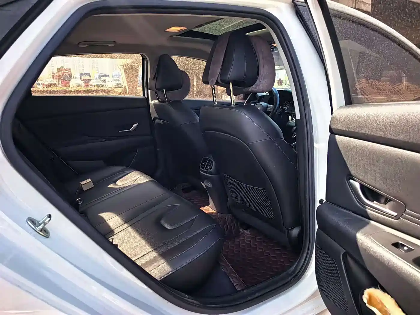 Hyundai Elantra 2021 1.5L CVT GLS Leading Edition фото 5