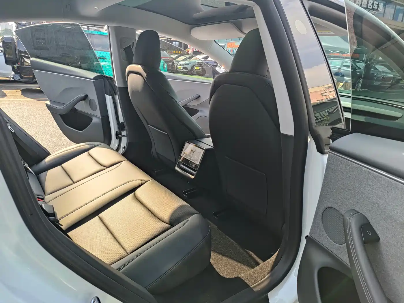 Tesla Model 3 2026 2025 Model Year Facelift Rear-Wheel Drive