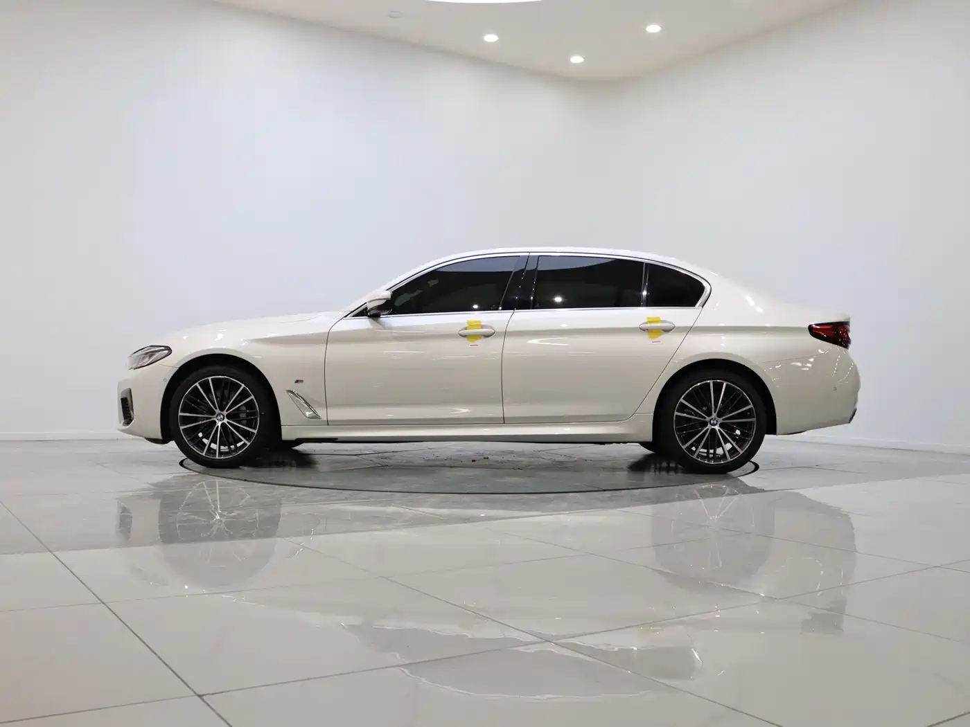 BMW 5 Series 2023 Facelift 530Li Leading M Sport Package фото 14